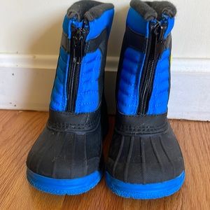 Kids snow boots toddler size 7M
